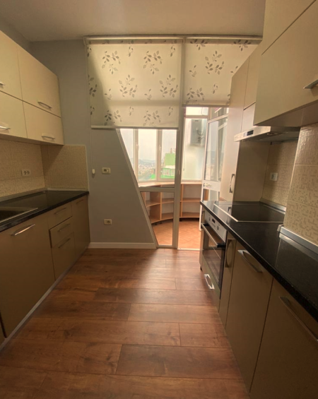 Tirane, jepet me qera apartament 2+1+Aneks+Ballkon Kati 13, 125 m² 1.100 € (Ish Ekspozita)