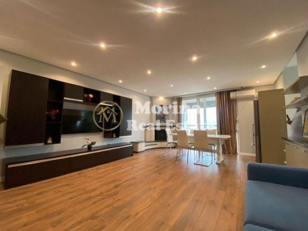 Tirane, jepet me qera apartament 2+1 , 125 m² 1.100 € (Blloku)