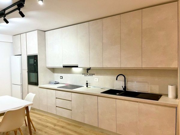 Tirane, shitet apartament 1+1+Ballkon Kati 2, 139 m² 268.000 € (KOPSHTI BOTANIK)