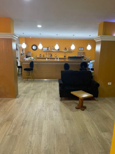 Tirane, shitet ambjent biznesi Kati 0, 235 m² 268.900 Euro (hoxha tahsin)