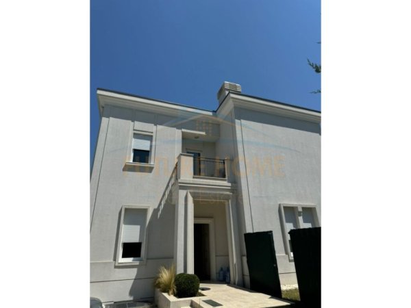 Tirane, jepet me qera Vile 4+1+Aneks+Ballkon , 300 m² 3.500 € (TEG ROLLING HILLS)