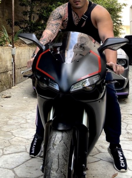 Tirane, shes Motociklete gare Ducati 848evo , e zeze 9.800 km