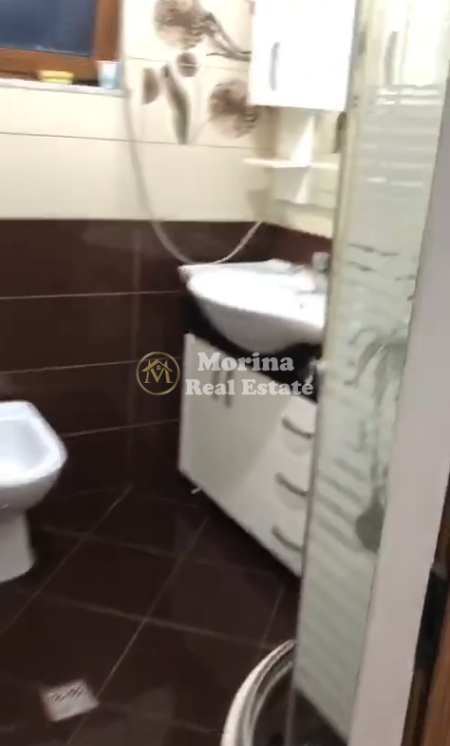 Tirane, jepet me qera apartament 2+1 Kati 2, 140 m² 450 € (5 Maji)