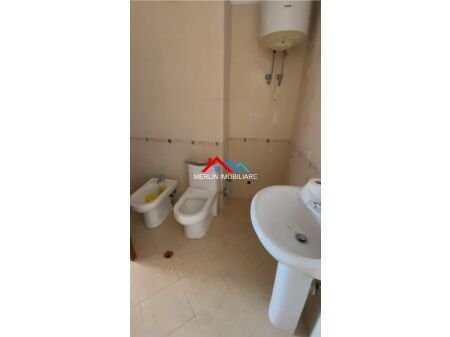 Tirane, Shitet apartament 2+1 Kati 3, 95 m² per  105.000 € ( Ne Astir  tek Bulvardi Kasharit)