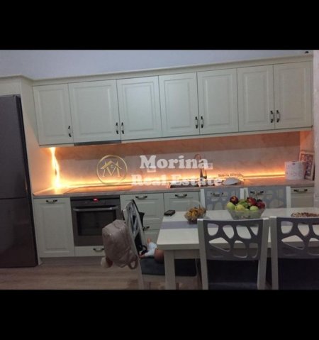 Tirane, jepet me qera apartament 3+1 Kati 1, 100 m² 700 € (Qyteti Studenti)