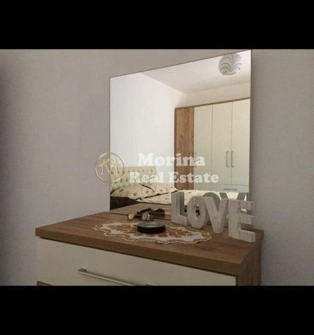 Tirane, jepet me qera apartament 3+1 Kati 1, 100 m² 700 € (Qyteti Studenti)