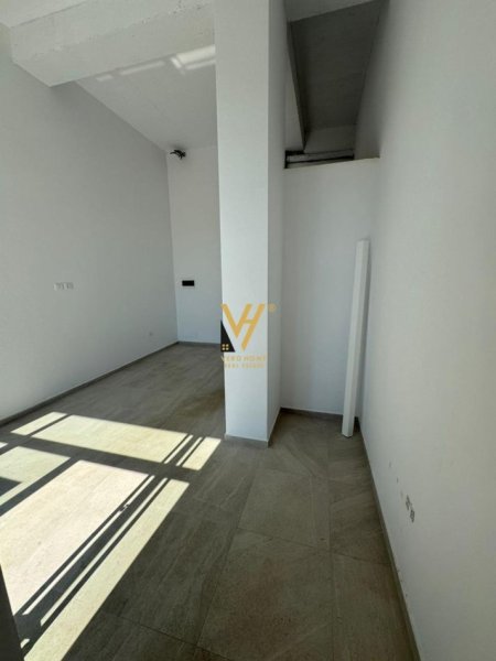 Tirane, shitet dyqan Kati 0, 29 m² 64.500 € (SELITE)