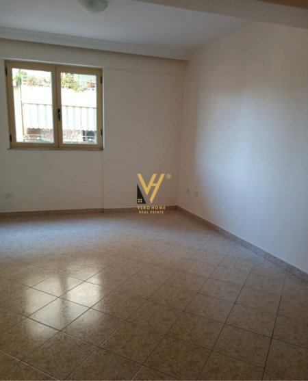 Tirane, jepet me qera apartament 1+1+Ballkon Kati 3, 80 m² 450 € (MYSLYM SHYRI)