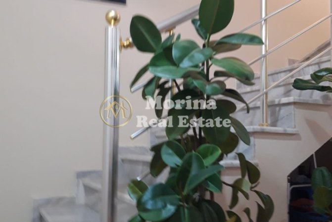 Tirane, jepet me qera apartament 4+1 Kati 1, 250 m² 1.400 € (Sauk)