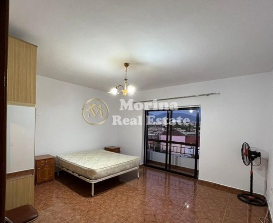 Tirane, jepet me qera apartament 4+1 Kati 1, 250 m² 1.400 € (Sauk)
