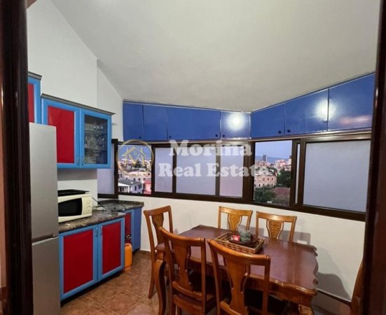 Tirane, jepet me qera apartament 4+1 Kati 1, 250 m² 1.400 € (Sauk)