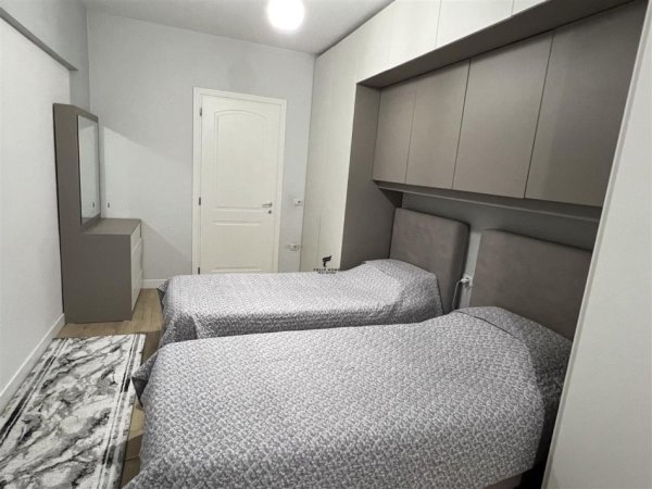 Tirane, shitet apartament 2+1+Ballkon Kati 6, 102 m² 138.000 € (YZBERISHT)