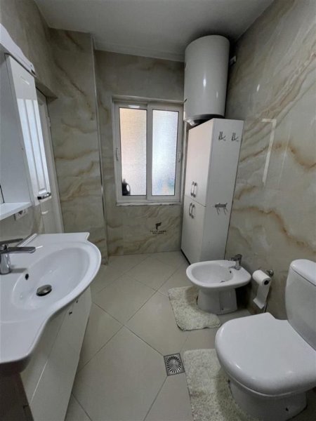 Tirane, shitet apartament 2+1+Ballkon Kati 6, 102 m² 138.000 € (YZBERISHT)