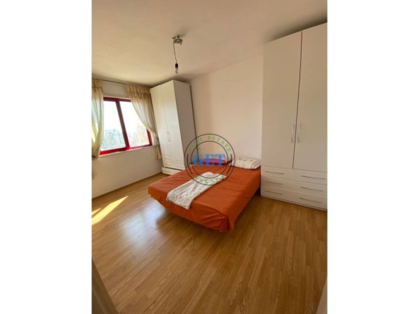 Durres, jepet me qera apartament 2+1+Ballkon Kati 10, 110 m² 500 € (Gjykata, Durres)