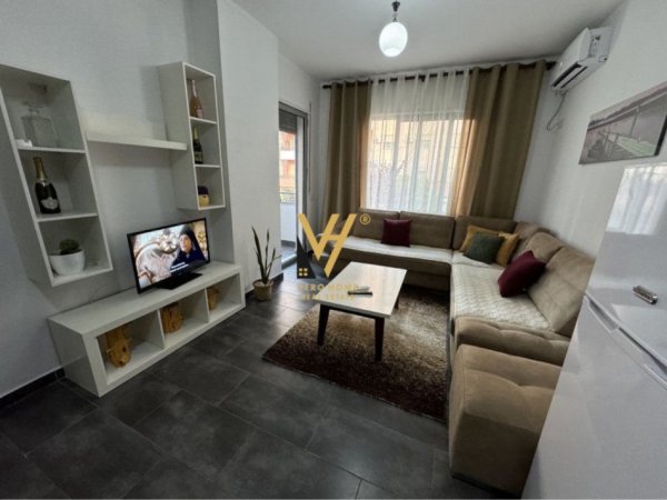 Tirane, jepet me qera apartament 2+1+Ballkon Kati 1, 80 m² 500 € (UNAZA E RE)