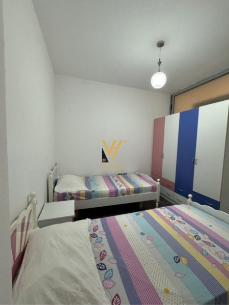 Tirane, jepet me qera apartament 2+1+Ballkon Kati 1, 80 m² 500 € (UNAZA E RE)