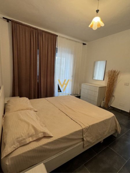 Tirane, jepet me qera apartament 2+1+Ballkon Kati 1, 80 m² 500 € (UNAZA E RE)