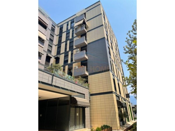 Tirane, jepet me qera apartament 2+1+Ballkon Kati 2, 90 m² 700 € (JORDAN MISJA)