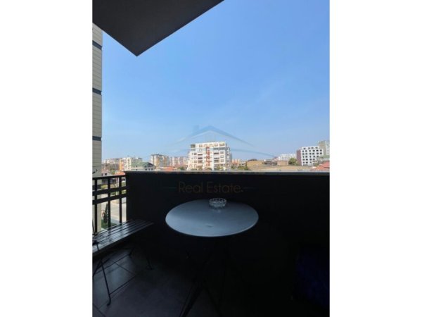Tirane, jepet me qera apartament 2+1+Ballkon Kati 2, 90 m² 700 € (JORDAN MISJA)