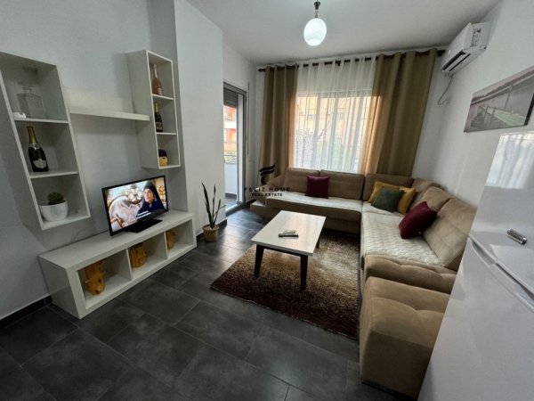 Tirane, jepet me qera apartament 2+1 Kati 1, 80 m² 500 € (ASTIR)