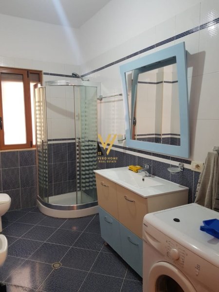 Tirane, jepet me qera apartament 3+1+Ballkon Kati 2, 100 m² 460 € (RRUGA 5 MAJI)
