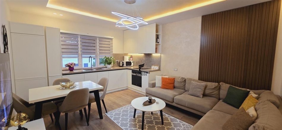 Tirane, shitet apartament 2+1+Ballkon Kati 3, 72 m² 120.000 € (YZBERISHT)