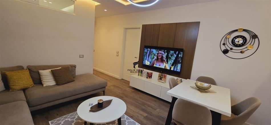 Tirane, shitet apartament 2+1+Ballkon Kati 3, 72 m² 120.000 € (YZBERISHT)