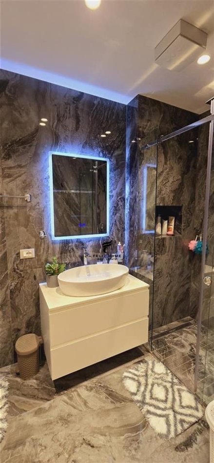 Tirane, shitet apartament 2+1+Ballkon Kati 3, 72 m² 120.000 € (YZBERISHT)