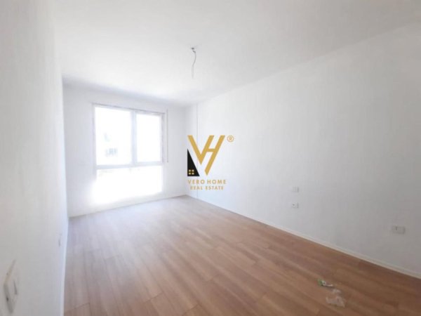 Tirane, jepet me qera apartament 2+1+Ballkon Kati 1, 94 m² 700 € (FIORE DI BOSKO)