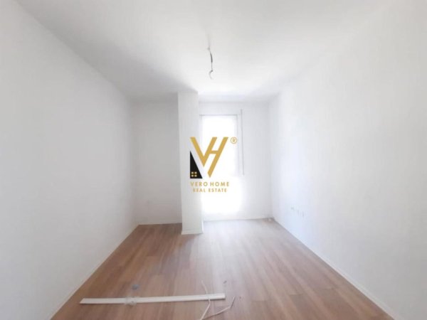 Tirane, jepet me qera apartament 2+1+Ballkon Kati 1, 94 m² 700 € (FIORE DI BOSKO)