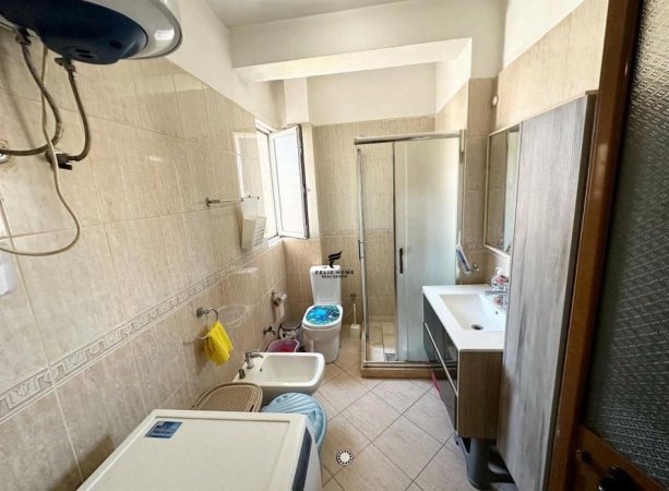 Tirane, shitet apartament 2+1+Ballkon Kati 4, 103 m² 160.000 € (KOMUNA E PARISIT)