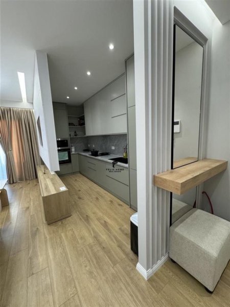 Tirane, shitet apartament 2+1+Ballkon Kati 15, 125 m² 350.000 € (21 DHJETORI)