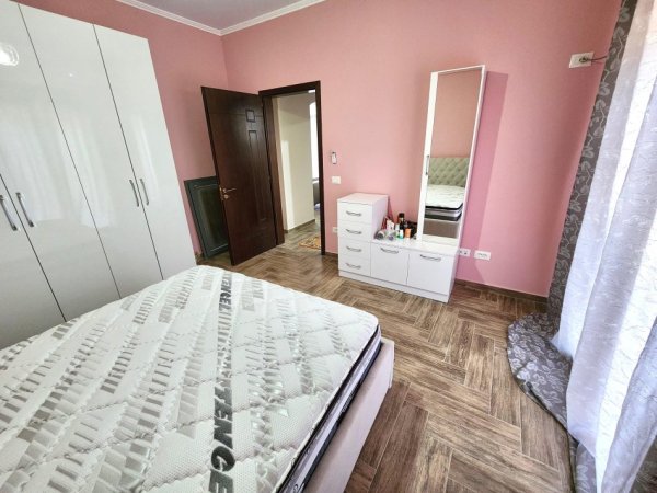 Me Qera: Kati 2-te i nje Vile (  2+1+2wc & 3Ballkone + Parkim ) 400€ - në Farkë të Madhe * Ne mes te Gjelberimit & Ajrit te Paster*