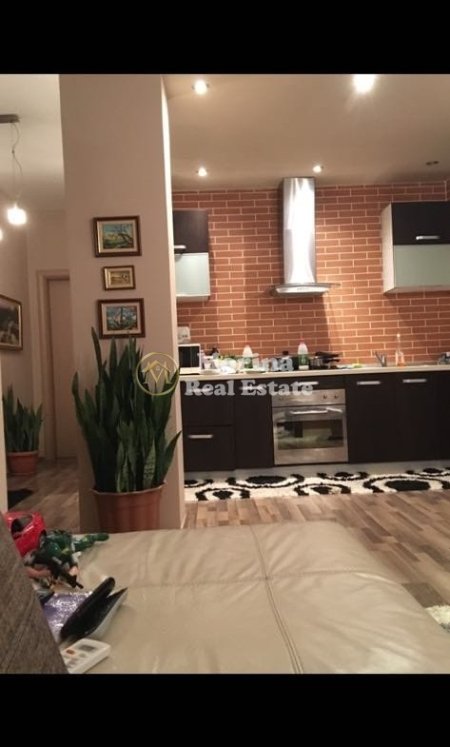 Tirane, jepet me qera apartament 2+1 Kati 2, 95 m² 600 € (Kopeshti Zologjik)