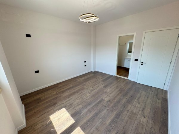 Tirane, shitet apartament 2+1 Kati 5, 120 m² 230.000 € (Liqeni i Thate)