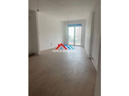 Tirane, jepet me qera apartament 3+1+Ballkon Kati 4, 148 m² 500 € (Rruga Petrela)