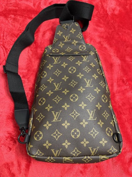 Tirane, shes Shitet Cante Louis Vuitton 150 €