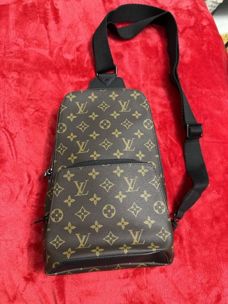 Tirane, shes Shitet Cante Louis Vuitton 150 €