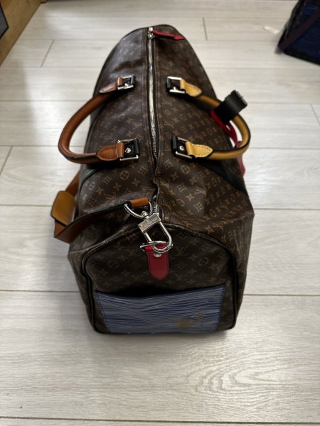 Tirane, shes Shitet Cante Louis vuitton e re 290 €
