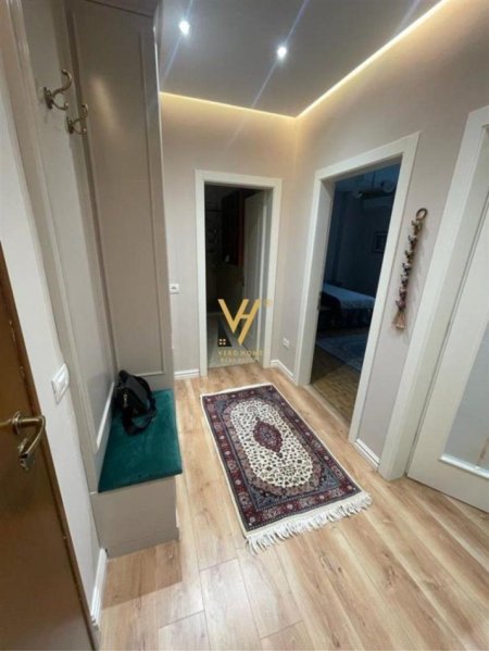 Tirane, jepet me qera apartament 1+1+Ballkon Kati 9, 70 m² 800 € (SHKOLLA E BALETIT)