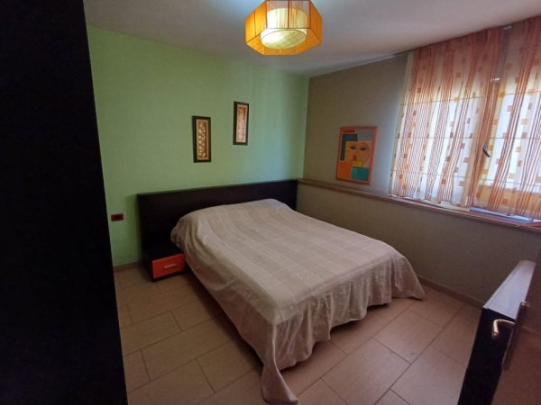 Jepet me qera apartament 2+1   600 € (ish ekspozita)
