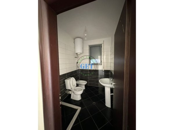 Durres, jepet me qera apartament 2+1+Ballkon Kati 6, 101 m² 260 € (Ish-URT, Durrës)