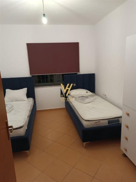 Tirane, jepet me qera apartament 2+1+Ballkon Kati 9, 100 m² 650 € (RRUGA SHEFQET MUSARAJ)