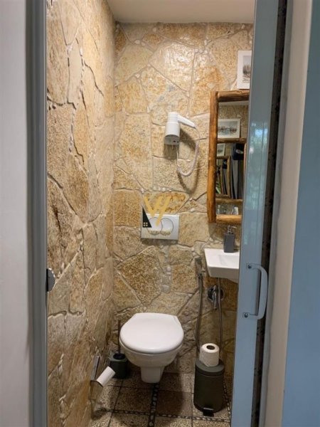 Tirane, jepet me qera apartament 1+1+Ballkon Kati 4, 74 m² 700 € (SHALLVARET)