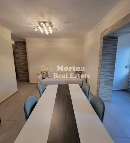 Tirane, jepet me qera apartament 1+1 Kati 3, 60 m² 550 € (Brryli)