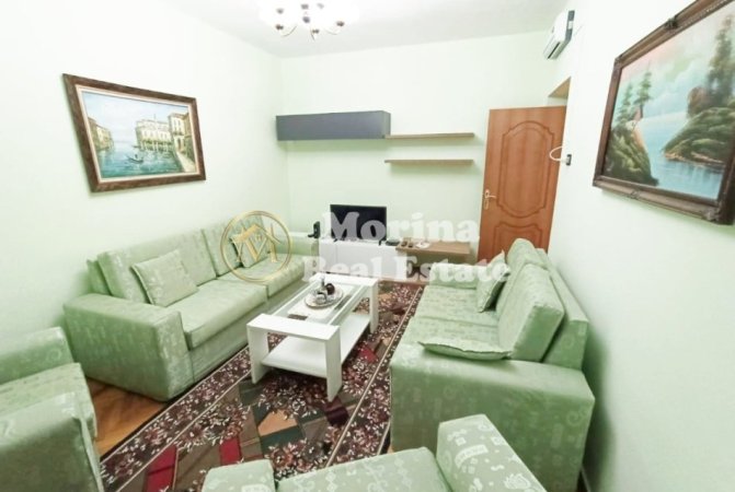 Tirane, jepet me qera apartament 2+1 Kati 2, 90 m² 650 € (Sheshi Willson)
