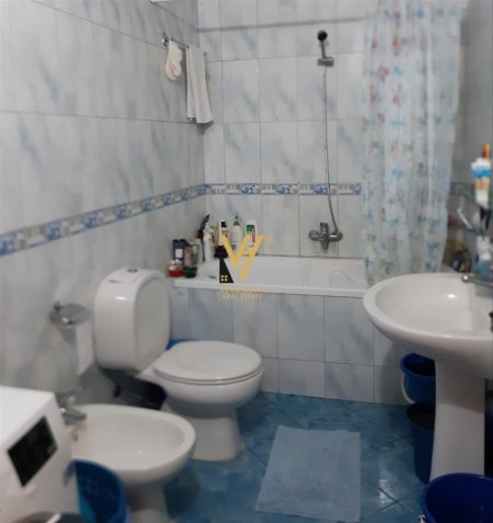 Tirane, jepet me qera apartament 2+1+Ballkon Kati 2, 100 m² 670 € (RRUGA PERLAT REXHEPI)
