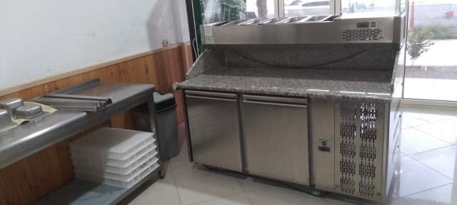 Shkembi Kavajes, shes dyqan 4.500 Euro (Okazion,shiten pajisje picerie sh te mira)