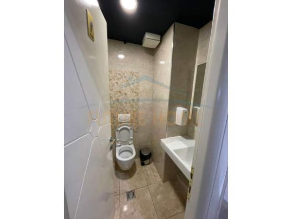 Tirane, shes lokal Kati 0, 110 m² 310.000 Euro (Pranë kryqëzimit të Don Boskos) PARK28071
