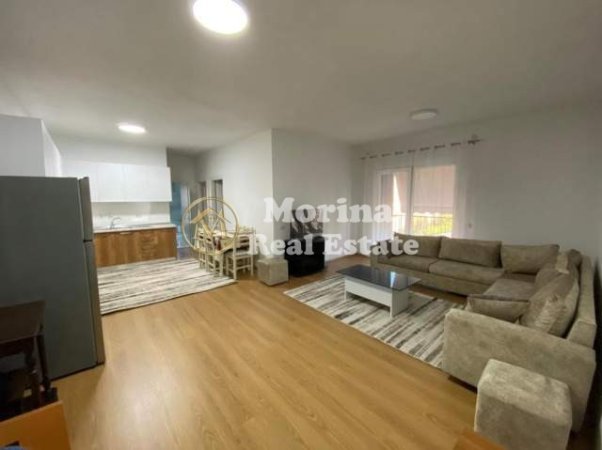Tirane, jepet me qera apartament 3+1 Kati 5, 130 m² 650 € (5 Maji)